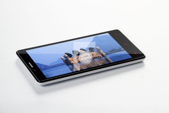 Black Colour Mobile SmartPhone with Palace photo on Screen